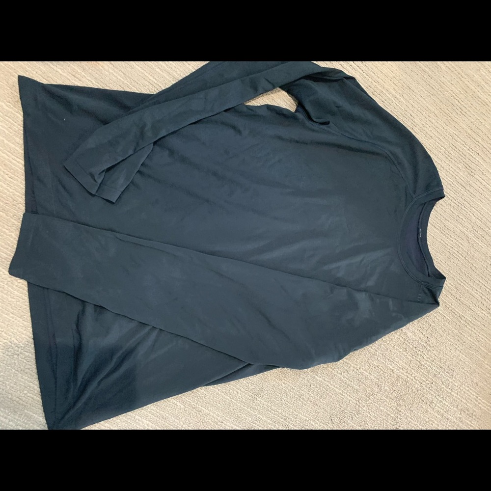 Lululemon long sleeve workout shirt